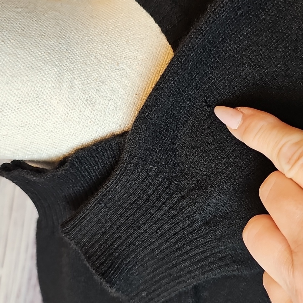 J. CREW 100% 2-PLY CASHMERE BLACK LONG SLEEVE BUTTON-UP CARDIGAN *WITH FLAW* - Picture 11 of 16